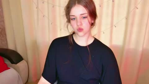Snapshot of lilasparkling chatting on June 13, 2026, 4:32 am LilaSparkling online show from June 13, 2026, 4:32 am