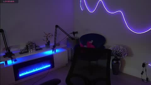 Snapshot of lilbeccaxo chatting on July 8, 2026, 5:28 pm Rebecca online show from July 8, 2026, 5:28 pm