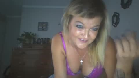lilblonde412 online show from September 16, 2025, 11:22 am