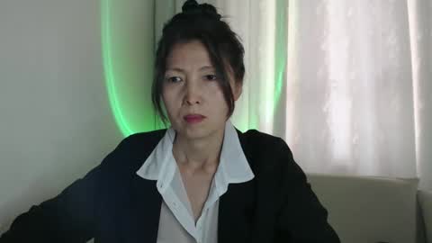 lilca23 online show from December 1, 2025, 7:35 am