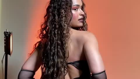 Snapshot of lili_evanss chatting on June 24, 2026, 3:22 pm lili_evanss online show from June 24, 2026, 3:22 pm