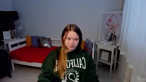 Lilian online show from March 3, 2026, 1:06 pm