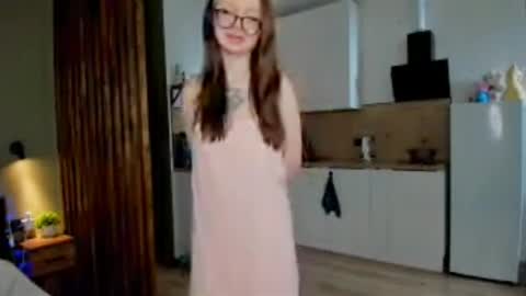 Snapshot of liliangaye chatting on June 1, 2026, 10:06 am liliangaye online show from June 1, 2026, 10:06 am
