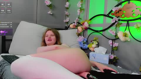 hi guys Im new here Im 18 years oldIve never had sex online show from January 25, 2025, 8:53 pm