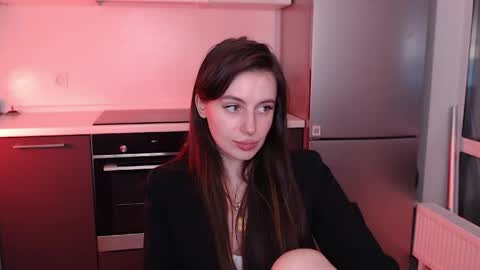 Lilu online show from June 1, 2026, 10:44 pm