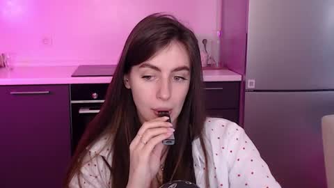 Snapshot of liliatlu chatting on June 16, 2026, 3:42 am Lilu online show from June 16, 2026, 3:42 am