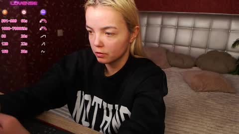 Lilie online show from February 8, 2025, 5:29 pm