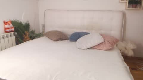 Lilie online show from March 3, 2025, 1:09 pm