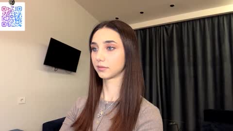 Lina online show from December 21, 2025, 10:06 pm