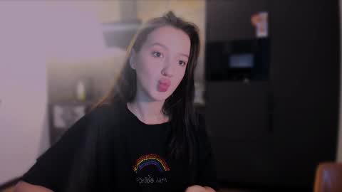 Snapshot of lililaluna chatting on December 5, 2024, 11:27 am             ...  online show from December 5, 2024, 11:27 am