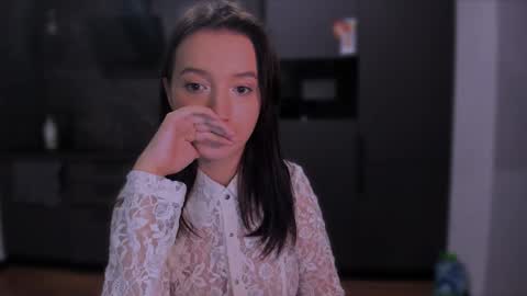 Snapshot of lililaluna chatting on December 17, 2024, 5:47 pm             ...  online show from December 17, 2024, 5:47 pm