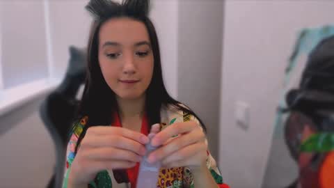 Snapshot of lililaluna chatting on January 14, 2025, 9:56 am             ...  online show from January 14, 2025, 9:56 am