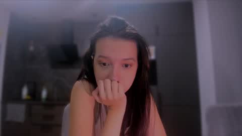 Snapshot of lililaluna chatting on January 17, 2025, 9:39 pm             ...  online show from January 17, 2025, 9:39 pm