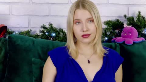 Snapshot of lililinn chatting on December 18, 2024, 10:19 am LiliLinn online show from December 18, 2024, 10:19 am