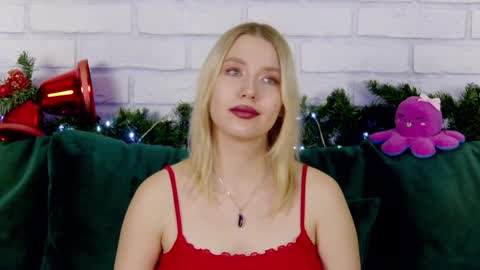 Snapshot of lililinn chatting on December 24, 2024, 12:22 pm LiliLinn online show from December 24, 2024, 12:22 pm