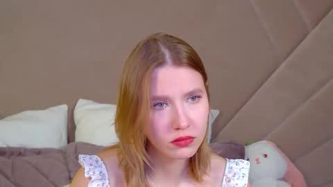 LiliLinn online show from January 16, 2026, 5:11 am