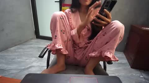 Snapshot of lililove88 chatting on April 2, 2026, 1:47 am lililove88 online show from April 2, 2026, 1:47 am