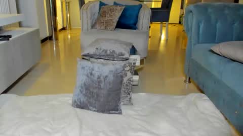 Lili  online show from March 12, 2026, 1:01 am