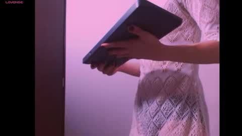 lilit233 online show from February 13, 2026, 9:22 pm