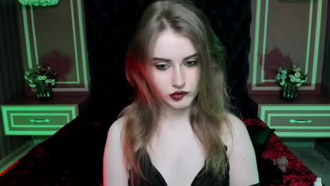 lilit_el_ online show from April 18, 2026, 7:07 pm