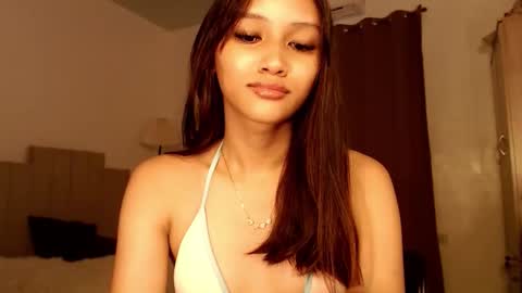 Chloe online show from October 7, 2025, 6:10 am