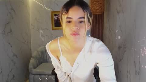 Lilith  online show from September 18, 2025, 1:35 pm