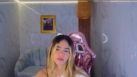 Lilith  online show from September 19, 2025, 2:18 pm