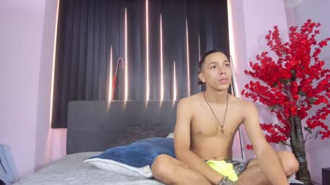 Snapshot of lilith_and_marcusblain chatting on December 30, 2024, 7:32 pm Lili Marcus online show from December 30, 2024, 7:32 pm