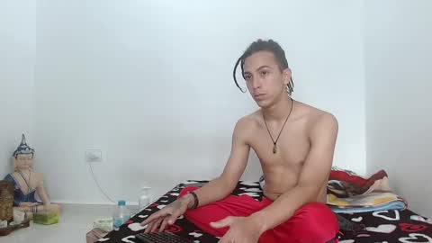 Snapshot of lilith_and_marcusblain chatting on March 11, 2025, 2:29 pm Lili Marcus online show from March 11, 2025, 2:29 pm