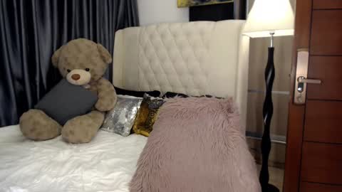 Snapshot of lilith_mazikeen69 chatting on December 10, 2024, 9:33 pm QUEEN LILITH BORBON online show from December 10, 2024, 9:33 pm