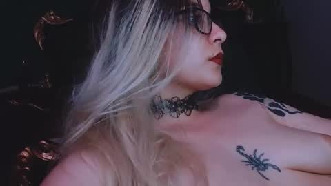 lilithmystic01 online show from February 22, 2025, 7:47 pm