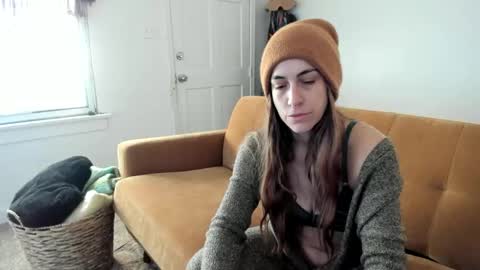 L online show from November 5, 2025, 2:50 pm