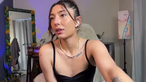 Snapshot of lilithrose_b chatting on July 15, 2026, 11:48 am Lele online show from July 15, 2026, 11:48 am