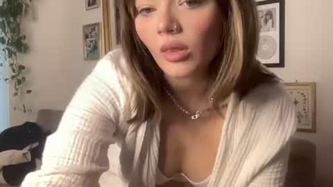 Snapshot of lill_daddysgirl chatting on October 15, 2025, 4:51 pm lilldaddysgirl online show from October 15, 2025, 4:51 pm