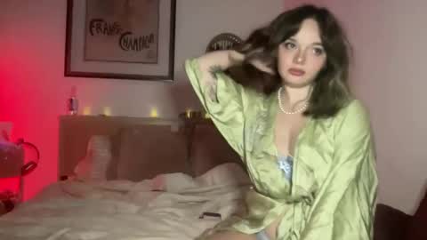 Snapshot of lill_daddysgirl chatting on December 14, 2025, 3:45 am lilldaddysgirl online show from December 14, 2025, 3:45 am