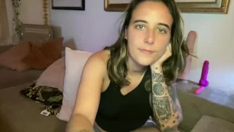 Snapshot of lill_daddysgirl chatting on July 5, 2026, 4:19 am lilldaddysgirl online show from July 5, 2026, 4:19 am