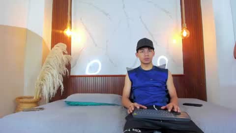 lillian_lee1 online show from June 17, 2026, 5:47 pm