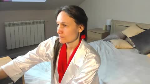 lillian_white1 online show from February 15, 2025, 11:06 am