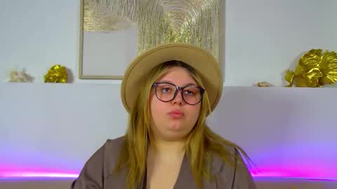 LillianHaig online show from February 23, 2026, 6:49 pm