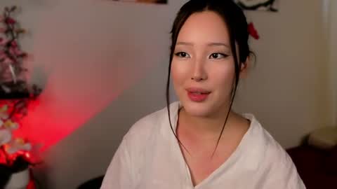 Snapshot of lillie_sun chatting on June 24, 2026, 9:30 am lillie_sun online show from June 24, 2026, 9:30 am