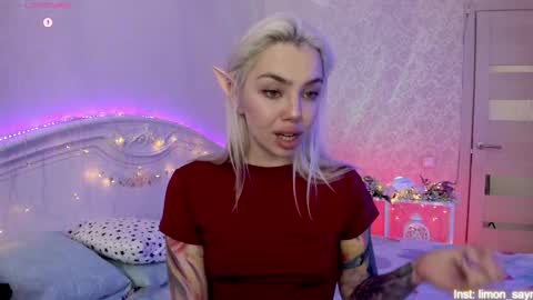 LilliMoore online show from November 9, 2025, 12:20 am