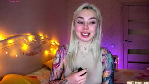 LilliMoore online show from March 11, 2026, 11:33 pm