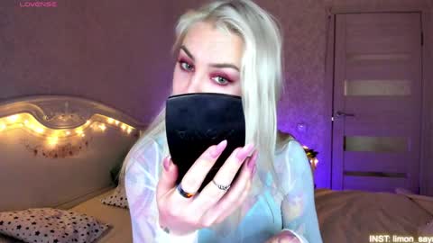 LilliMoore online show from May 24, 2026, 11:54 pm