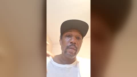 Snapshot of lillokey1 chatting on June 15, 2026, 1:41 am lillokey1 online show from June 15, 2026, 1:41 am