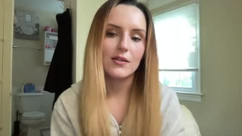 Snapshot of lilly_adams88 chatting on June 21, 2026, 11:18 pm lilly_adams88 online show from June 21, 2026, 11:18 pm