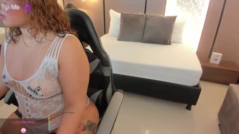 L I L L Y online show from November 3, 2025, 12:28 pm