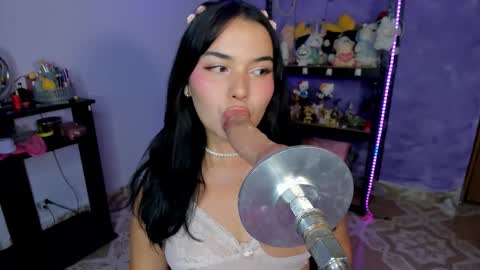 Lilly  online show from September 19, 2025, 2:57 am