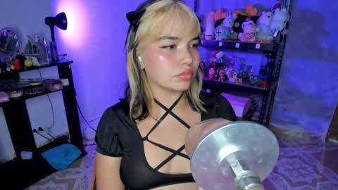 Lilly  online show from October 23, 2025, 3:28 am