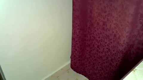 Snapshot of lillybae1811 chatting on May 24, 2026, 4:01 pm lillybae1811 online show from May 24, 2026, 4:01 pm