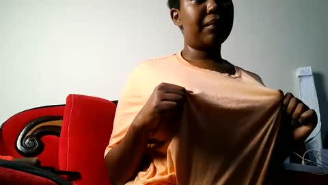 Snapshot of lillybae1811 chatting on August 6, 2026, 7:54 am lillybae1811 online show from August 6, 2026, 7:54 am